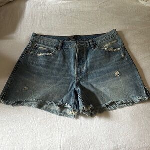 ABERCROMBIE DENIM DAD SHORTS, 32